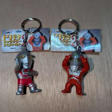 조피, 울트라 세븐 피규어 키링 빨간색 은색