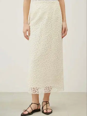 [미라 오웬] 꽃무늬 자수 튤 레이어드 스트레이트 스커트