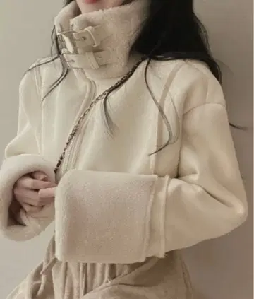 N.s 보아 절개 페이크 무스탕 숏코트