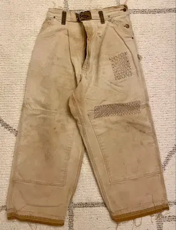 덕 리메이크 베이지 카고 팬츠 자수 패치 포함