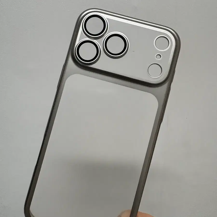 Casetify Maison Kitsune iPhone Case 17 Pro Max on Bunjang Global Site.