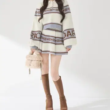 다리치 스노우 패턴 라메 니트