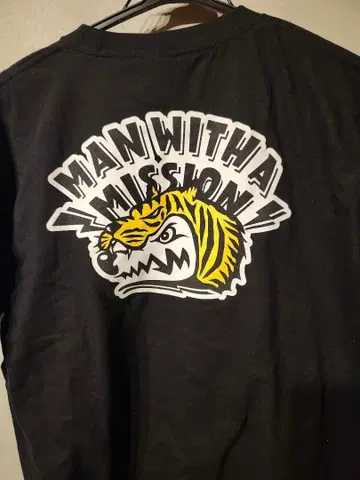 맨위즈 코시엔 한정판 T셔츠 L 사이즈