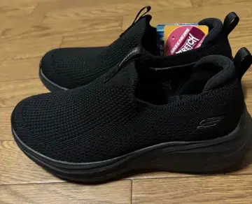 새상품 SKECHERS 블랙 스니커즈 여성용 24~25cm