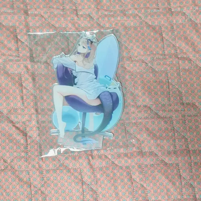 스텔라이브 아이리 칸나 아크릴 스탠드 판매합니다