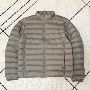 유니클로 울트라 라이트 다운 다운 자켓 남성용 L