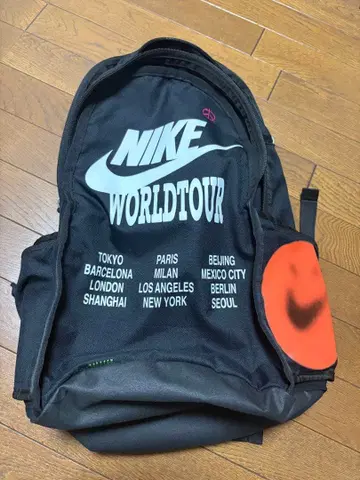 NIKE WORLD TOUR 백팩