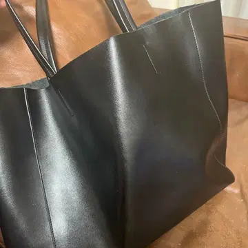 ROOP TOKYO 블랙 스플릿 레더 토트백