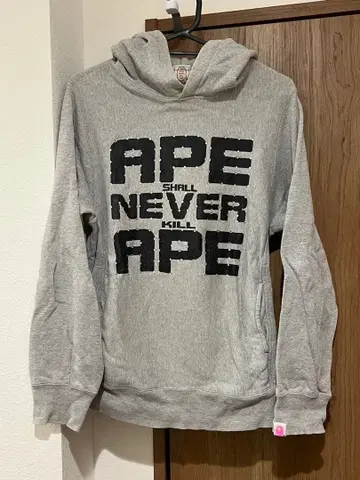 APEE 스와로브스키 후드티 APE SHALL NEVER KILL APE