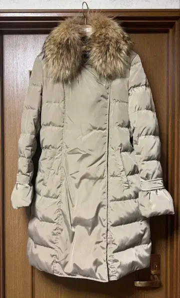 MAX&CO 퍼 포함 다운 자켓 사이즈 42