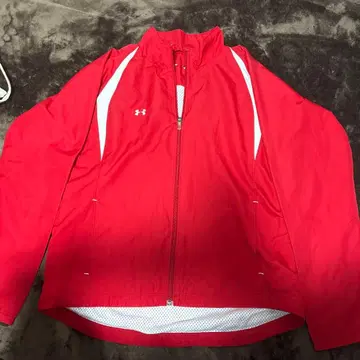 언더아머 윈드 브레이커