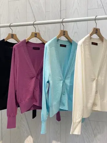 CABaN 스카이블루 V넥 가디건