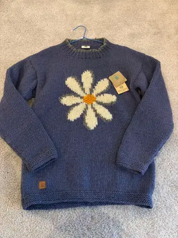 Pachamama 손뜨개질 꽃무늬 네이비 스웨터 레어 새상품