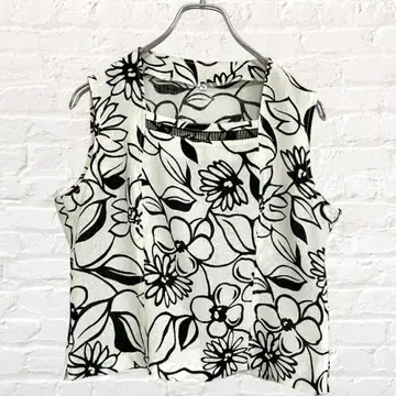 스튜디오 알파 꽃무늬 스퀘어 넥 슬리브리스 블라우스 보타니컬