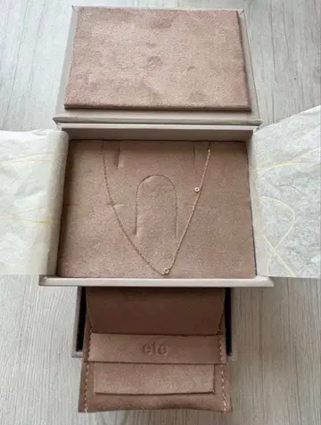 [새상품급] ete 비대칭 목걸이 K10