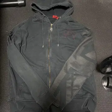 스컬 디자인 풀 지퍼 후드티 블랙