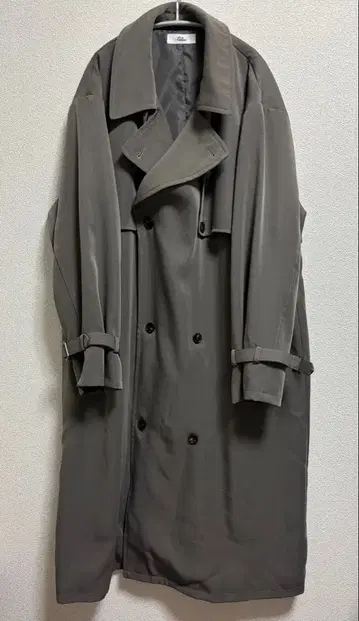 루즈 트렌치코트