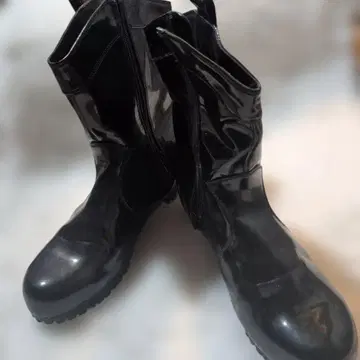 블랙 지퍼 레인부츠