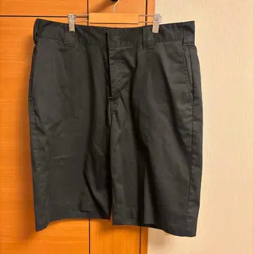 Dickies 와이드 블랙 숏팬츠