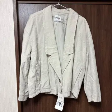 ZARA 코듀로이 숏 자켓 크림색