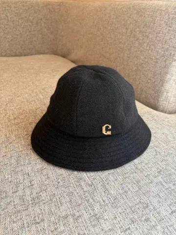 CA4LA 블랙 버킷 햇 C 골드 로고