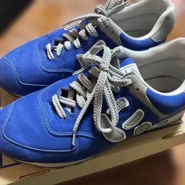 파란색 가죽 스니커즈 뉴 산가초 사이즈 26.5 8.5
