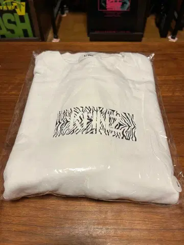 KMNZ 맨투맨 2022 TIGER WHITE (L)