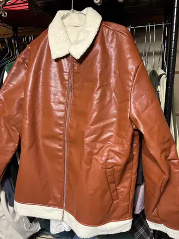 브라운 가죽 자켓