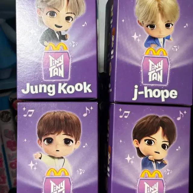 bts 타이니탄 해피밀 피규어 4개