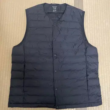 유니클로 퍼프 테크 컴팩트 베스트 남성용 블랙 M 사이즈