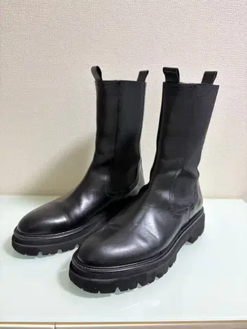 블랙 가죽 사이드 고어 부츠