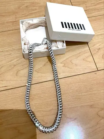 un-demi 비즈 목걸이