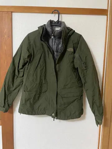 THE NORTH FACE 다운 자켓 올리브 그린