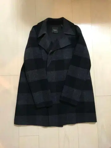 Theory 울 피코트 블랙과 그레이 체크 무늬