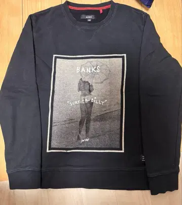 BANKS 블랙 그래픽 트레이닝복