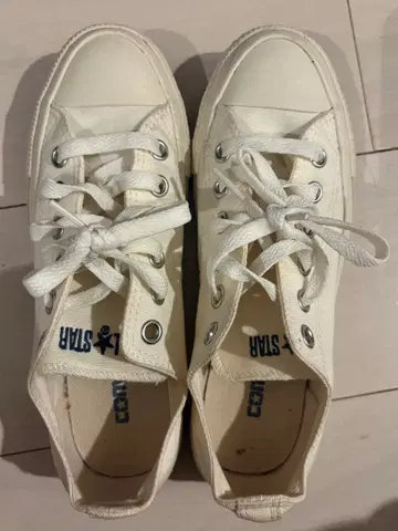 CONVERSE 화이트 스니커즈 23.5cm