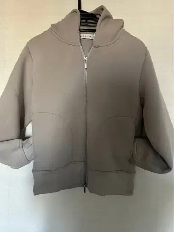 나노 유니버스 후드 부착 베이지 후드티