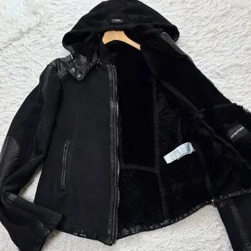 [ 새상품급 레어 ] ARMANI 2way 무스탕 가죽 자켓 블랙