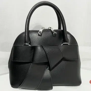 NATURAL BEAUTY BASIC 블랙 핸드백