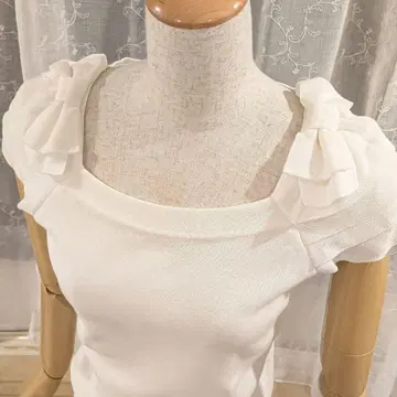엠즈 그레이시 상의 40 어깨 리본 소매 프릴 화이트