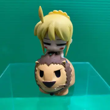 넨도로이드 푸치 헤타레 세이버&풀백 라이온 시크릿