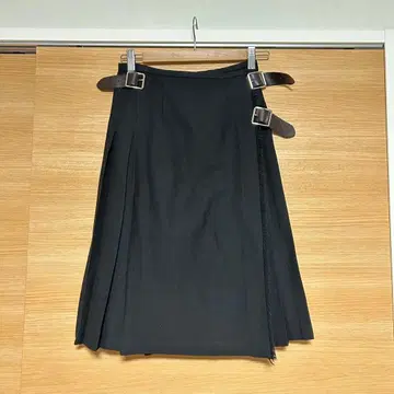 O'NEIL OF DUBLIN 울 무릎 기장 랩 스커트