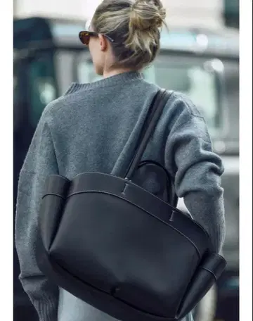 ZARA / 블랙 가죽 백