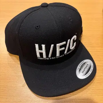 H/F/C 블랙 스냅백 캡 사인 포함