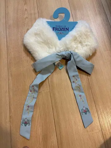 새상품 홍콩 디즈니 WORLD OF FROZEN 퍼 케이프 엘사 옷깃