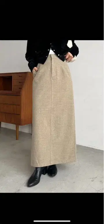 미사용 새상품 CAPRICIEUX LEMAGE 라인 스커트 38 베이지