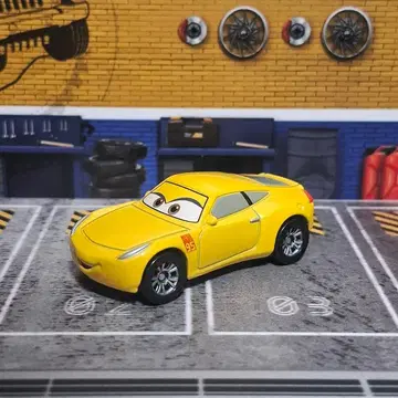 카즈 토미카 C-42 크루즈 라미레스 (스탠다드 타입)