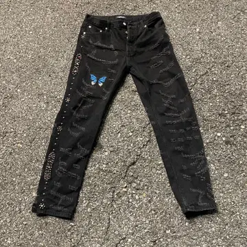 블랙 데미지 데님 팬츠 나비 자수 스터드 스키니 K-스타일 스트릿