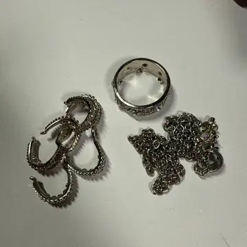 크라운 목걸이 대