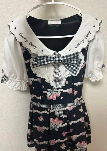 LIZLISA Creamy Berry 꽃무늬 스커트 셋업